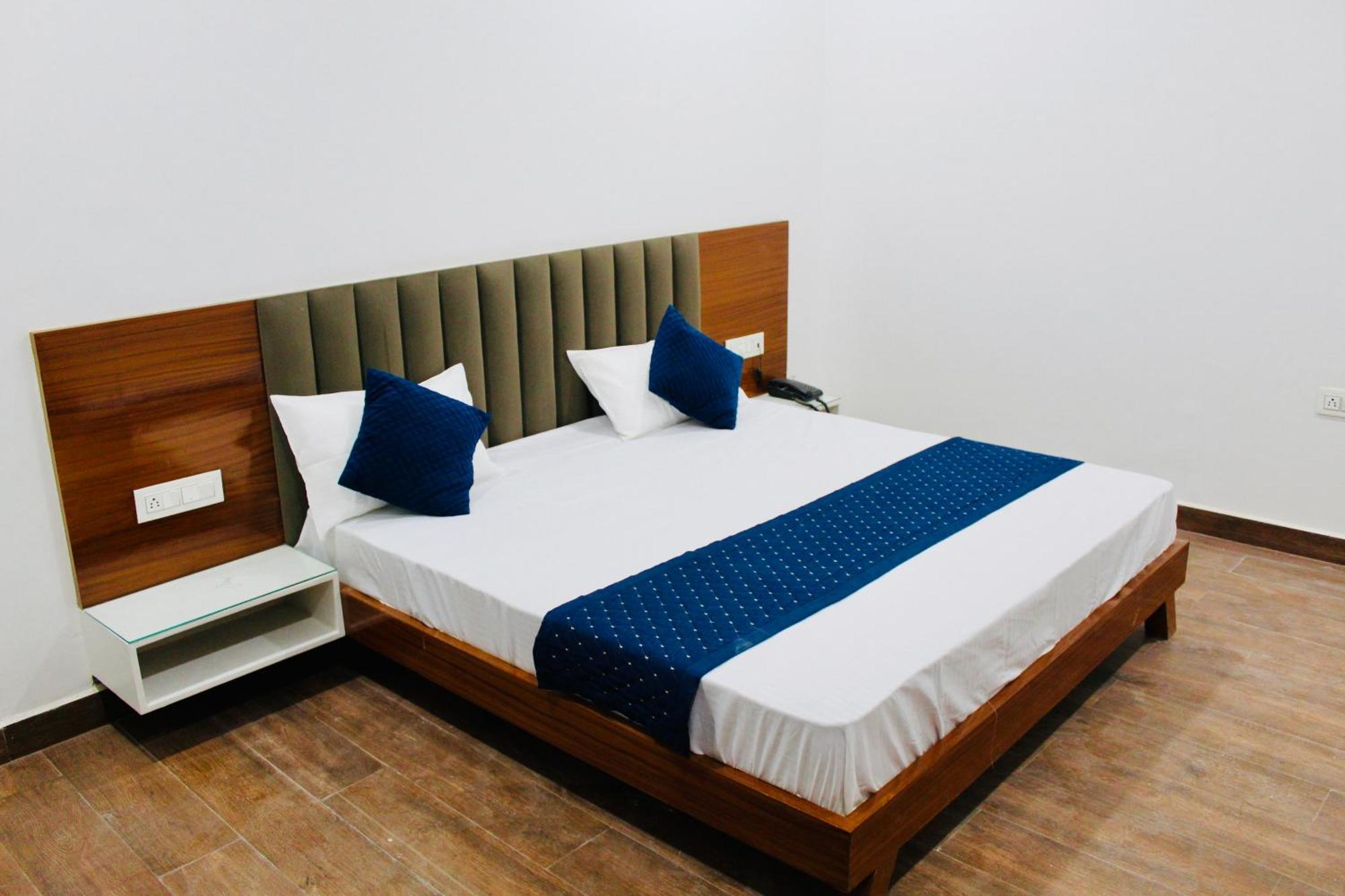 The Loya Hotel Muktsar Kültér fotó